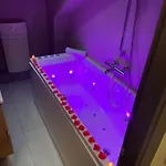 Διαμέρισμα Cloud Stylish Flat With Jacuzzi Near Center