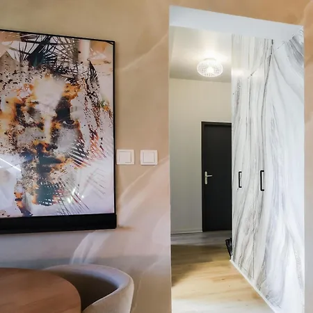 Cloud Stylish Flat With Ac And Jacuzzi Near Center 公寓 *